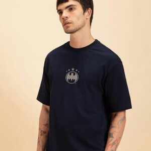 man wearing oversized t shirt black